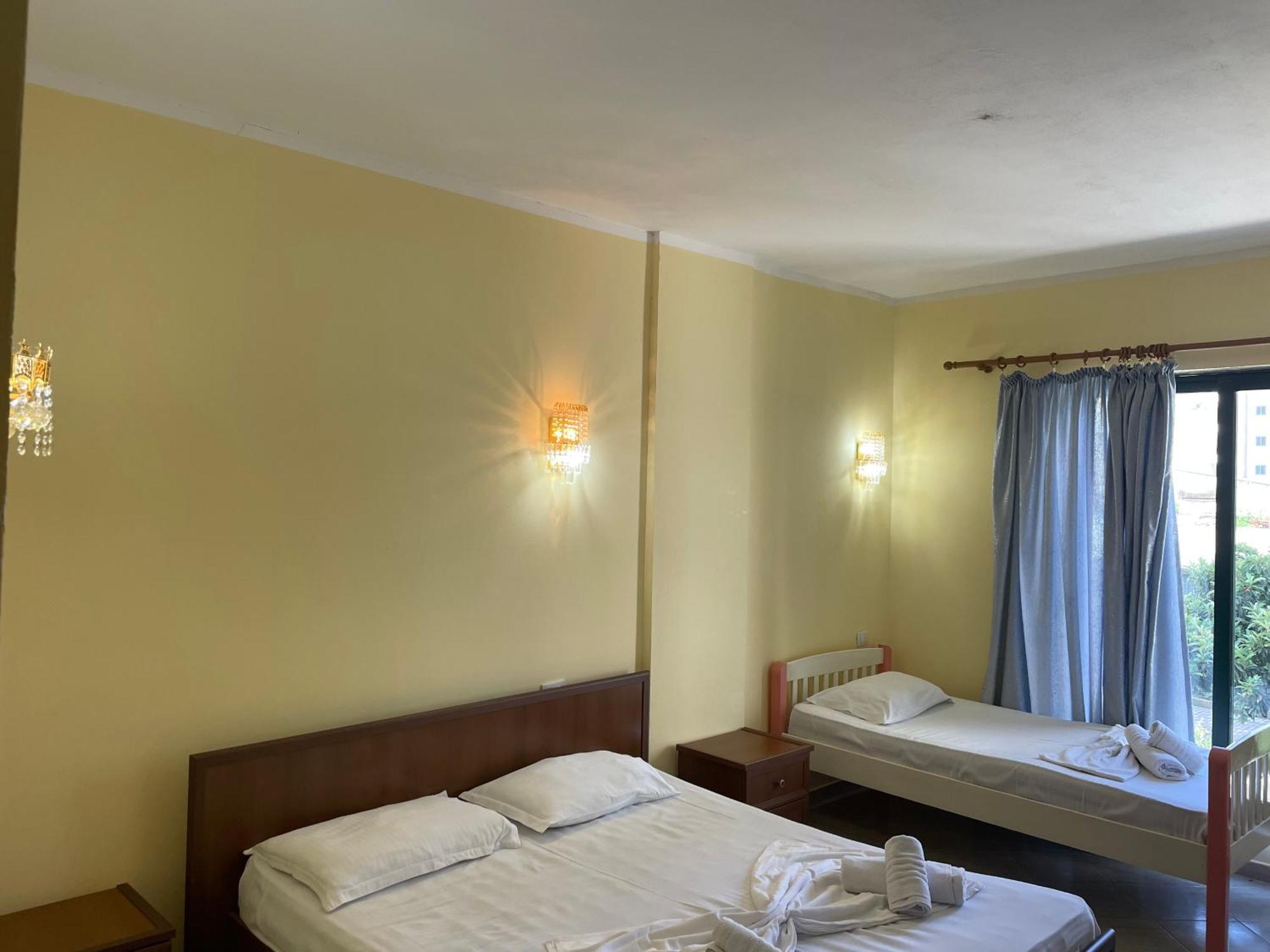 Sanremo Hotel Restorant Shkallnur ภายนอก รูปภาพ